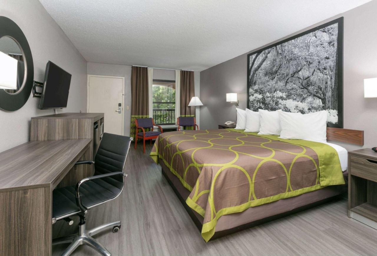 Super 8 By Wyndham Diberville Biloxi Area Bagian luar foto