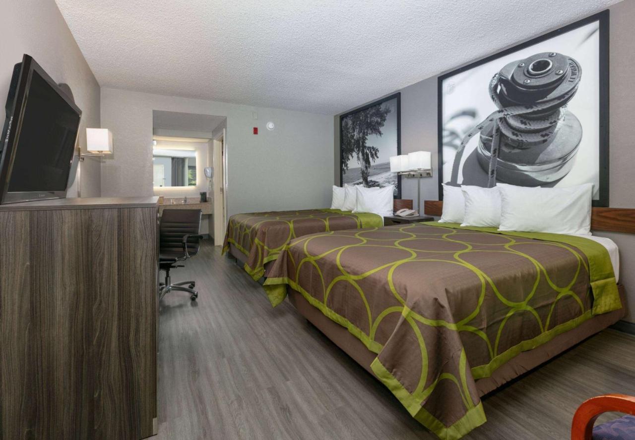 Super 8 By Wyndham Diberville Biloxi Area Bagian luar foto