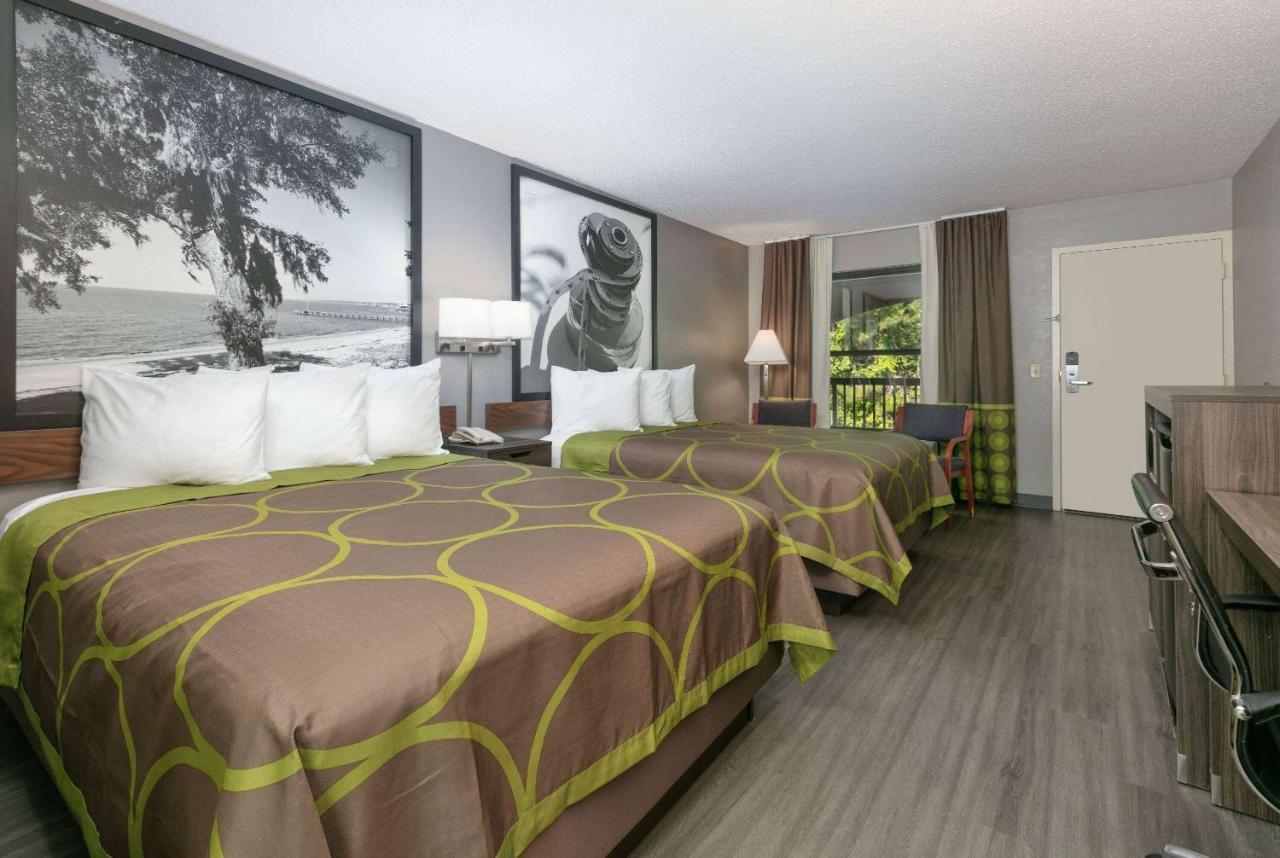 Super 8 By Wyndham Diberville Biloxi Area Bagian luar foto