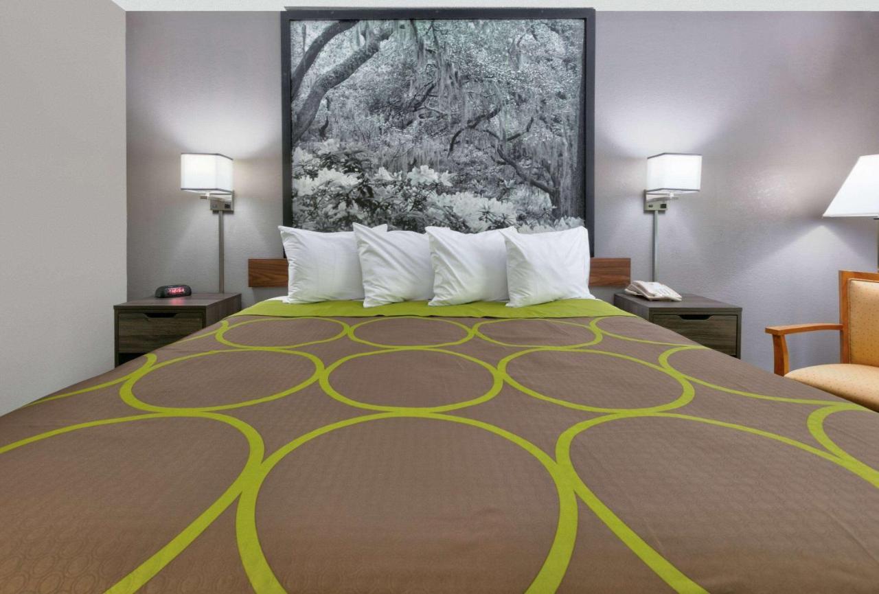 Super 8 By Wyndham Diberville Biloxi Area Bagian luar foto