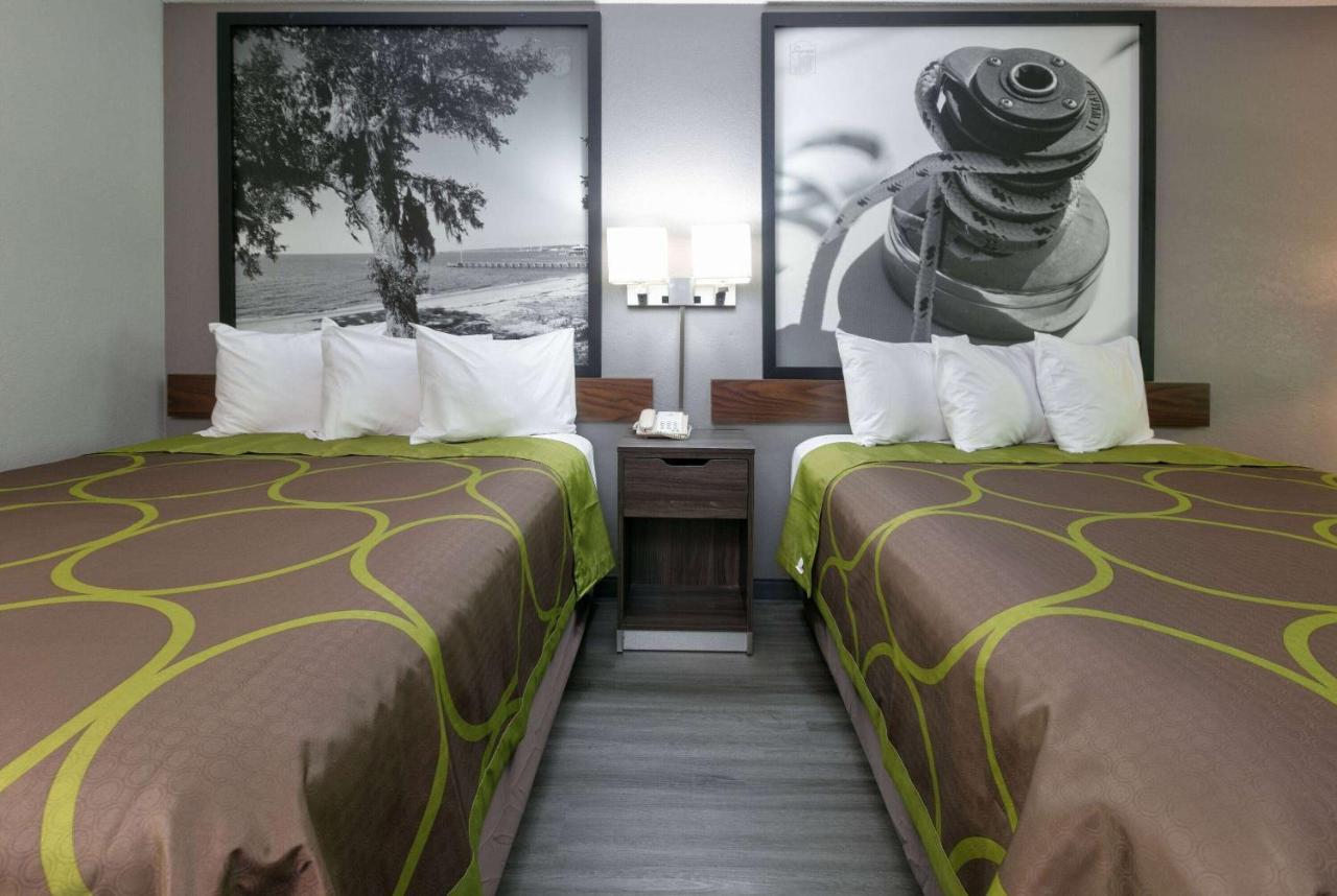 Super 8 By Wyndham Diberville Biloxi Area Bagian luar foto